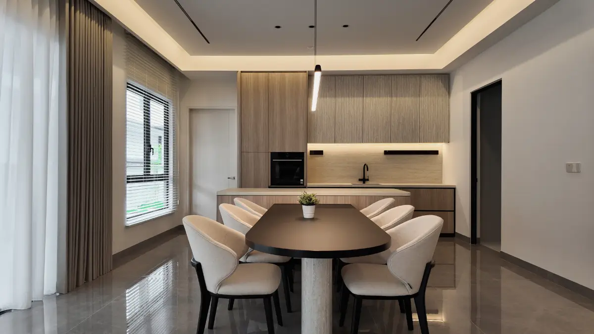 Villa 8 — dining area